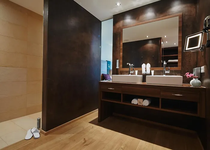 Kronthaler - Adults Only Άχενκιρχ